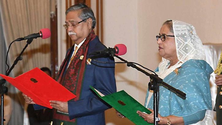 বঙ্গভবনে শপথ নিলেন প্রধানমন্ত্রী ও মন্ত্রিসভার ৩৬ সদস্য