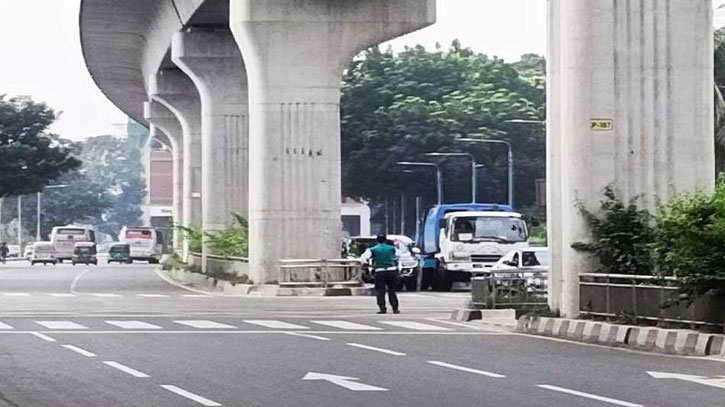 ৭ দিন পর সড়কে ফিরেছে ট্রাফিক পুলিশ