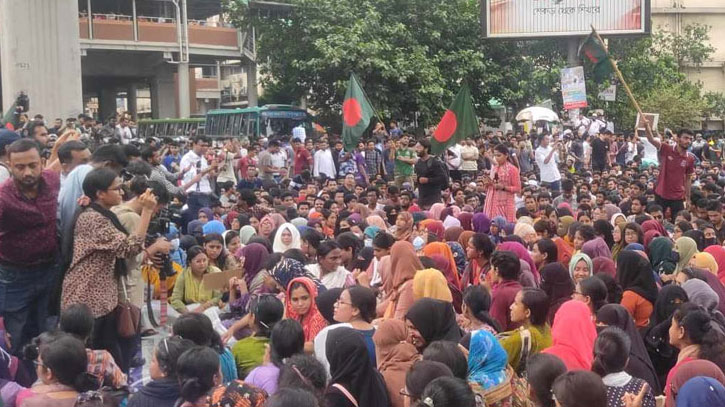 কোটা আন্দোলন: ফের শিক্ষার্থীদের শাহবাগ অবরোধ