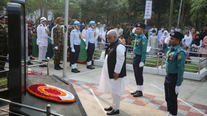 পিলখানা হত্যাকাণ্ডের ১৪ বছর, শহীদদের প্রতি শ্রদ্ধা