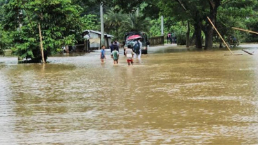 খাগড়াছড়িতে বন্যায় সাজেকে আটকা ২৫০ পর্যটক